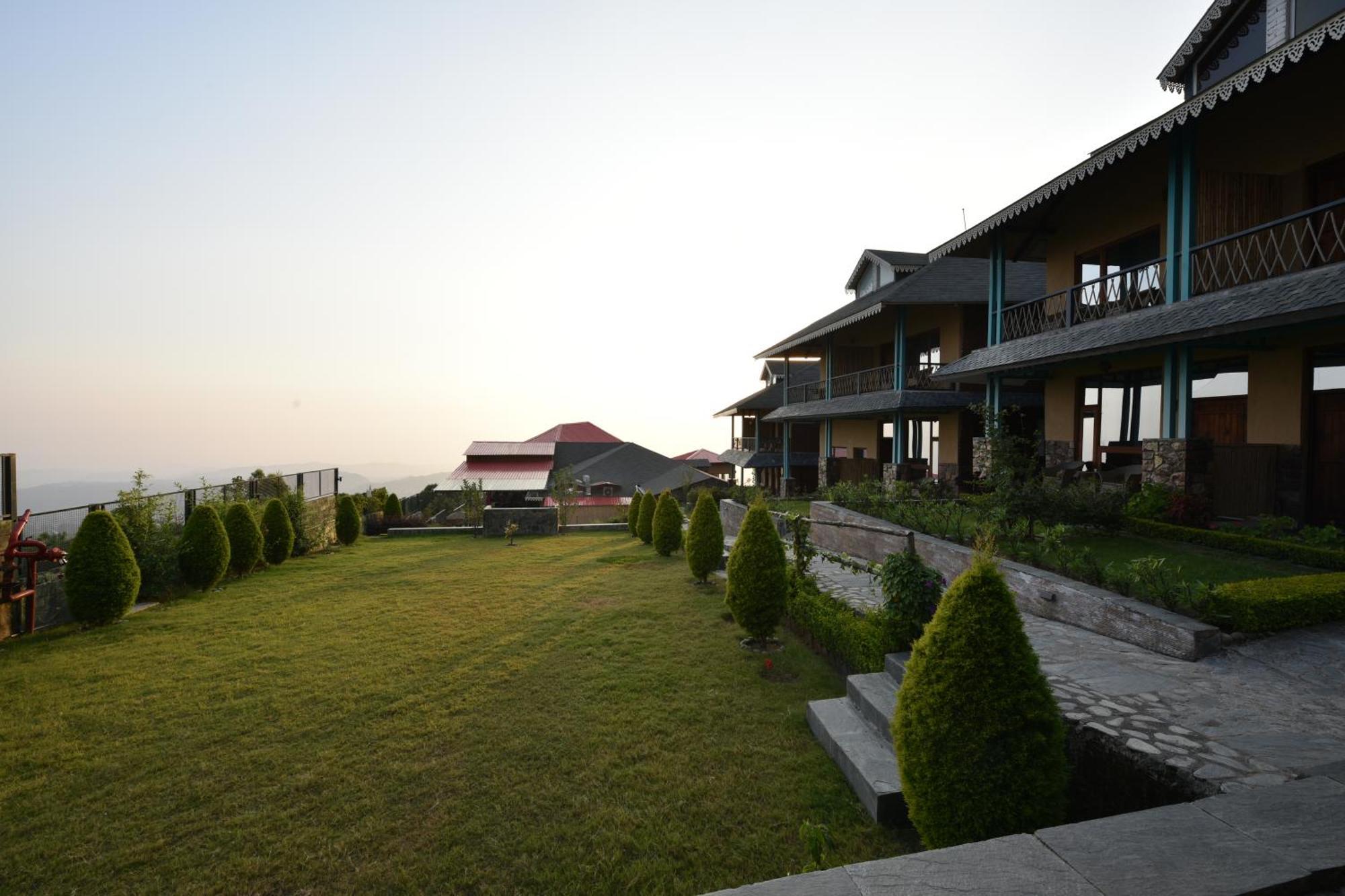 Tiaraa Jujurana Resort & Spa Dharamshala Buitenkant foto