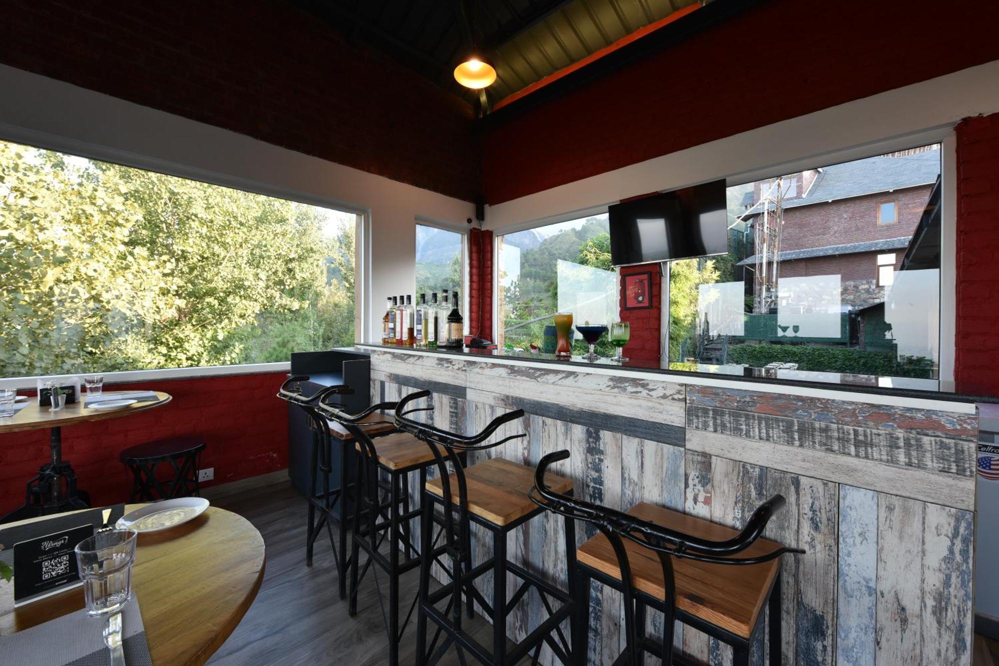 Tiaraa Jujurana Resort & Spa Dharamshala Buitenkant foto